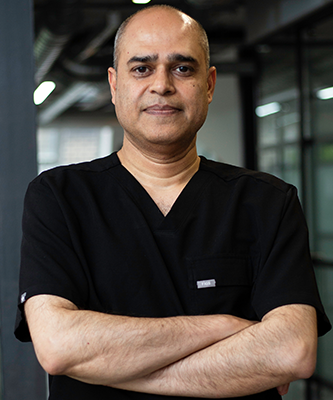 الدكتور مانيش جراح التجميل لندن