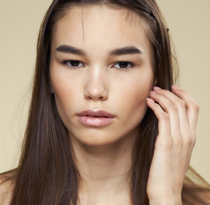 3_Cheekbones